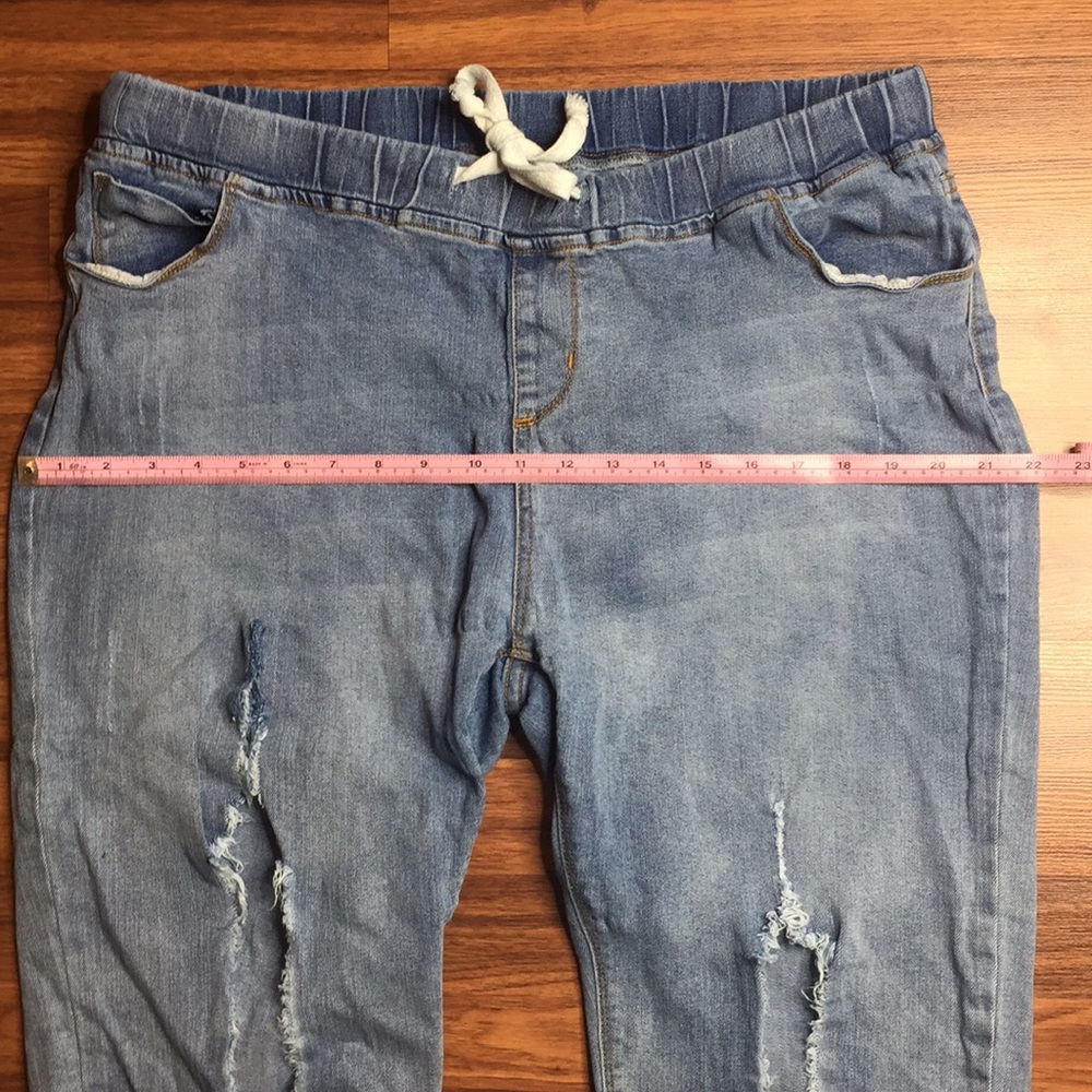 👖 Plus Size Distressed Jeans-SOLD LOCALLY - Picture 7 of 7